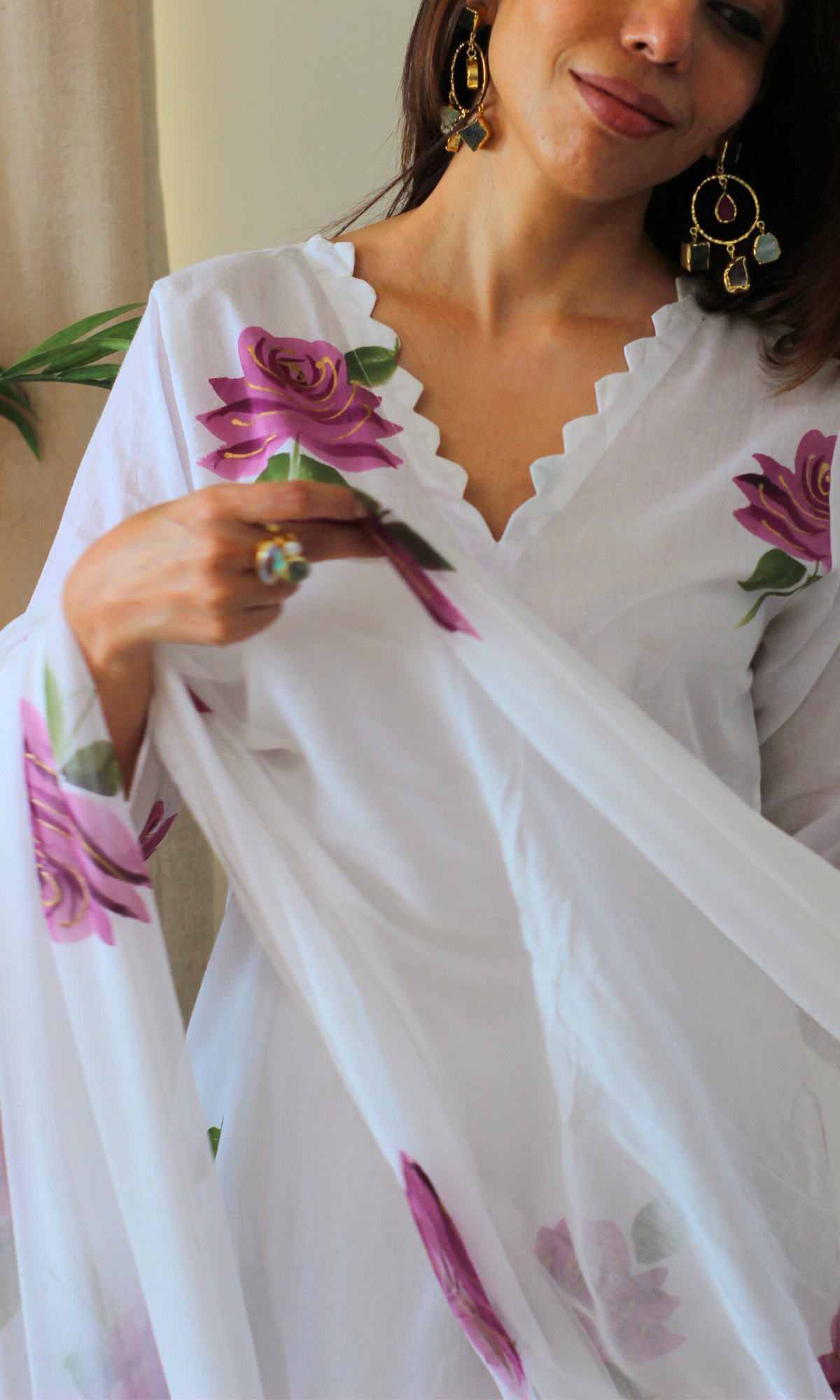 Cotton White Gulaab Handbrush Painted Kurta, Pant & Chiffon Handpainted Dupatta