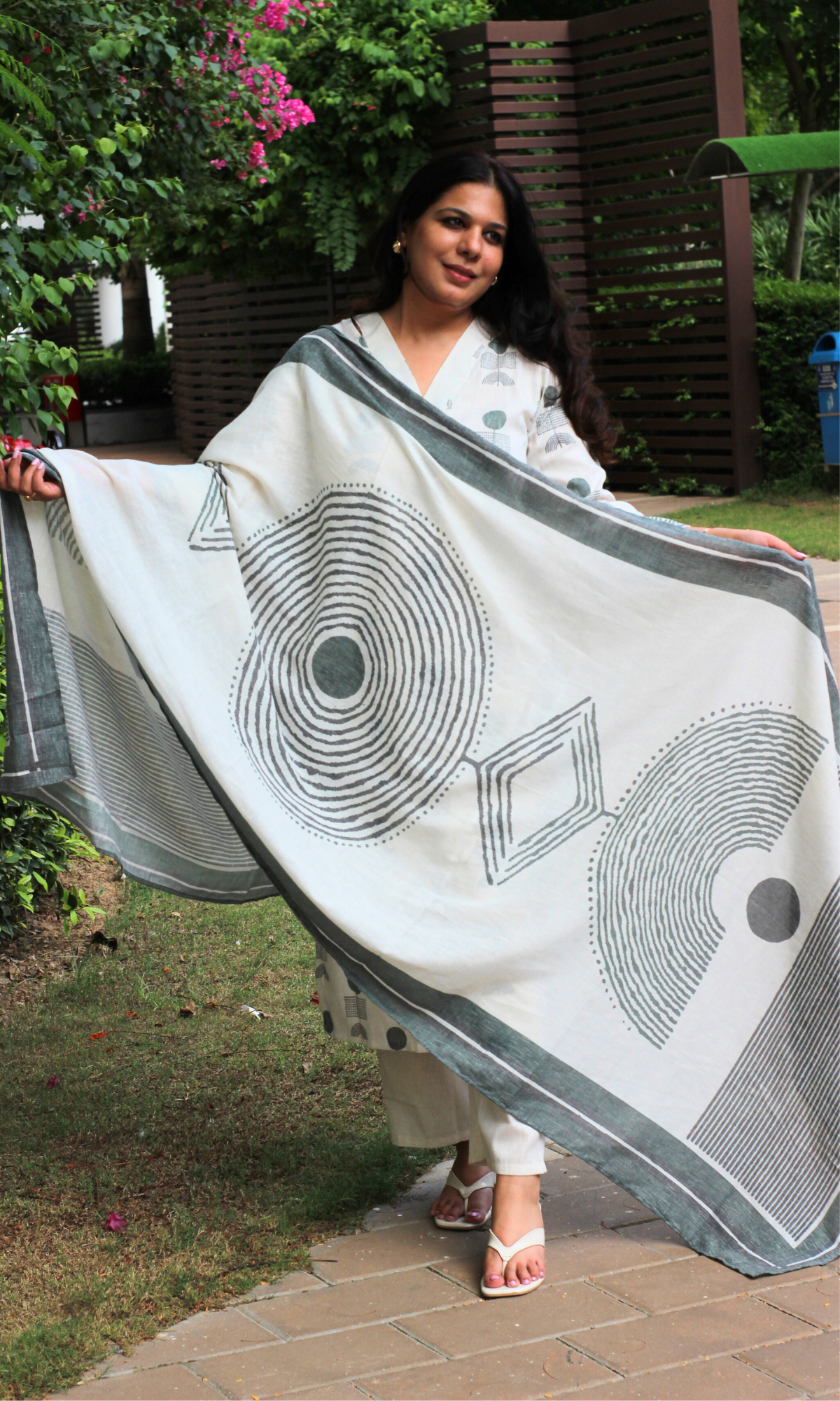 Linen Blend Off White Leaf Print Kurta, Dupatta & Cotton Pants