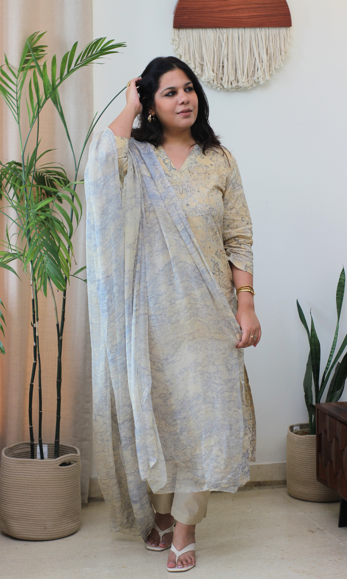 Cotton Hazy Beige African Shibori Kurta, Chiffon Dupatta & Cotton Pants
