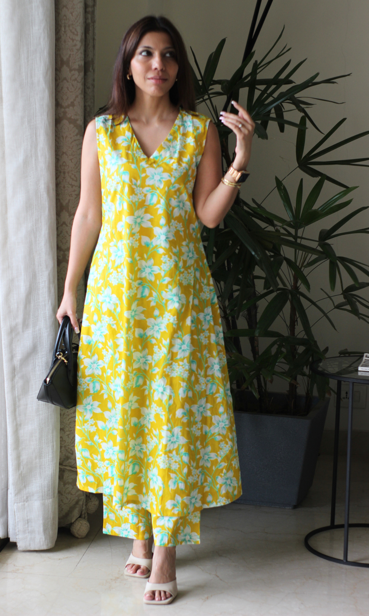 Sunlit floral A Line Sleeveless Kurta with Pants