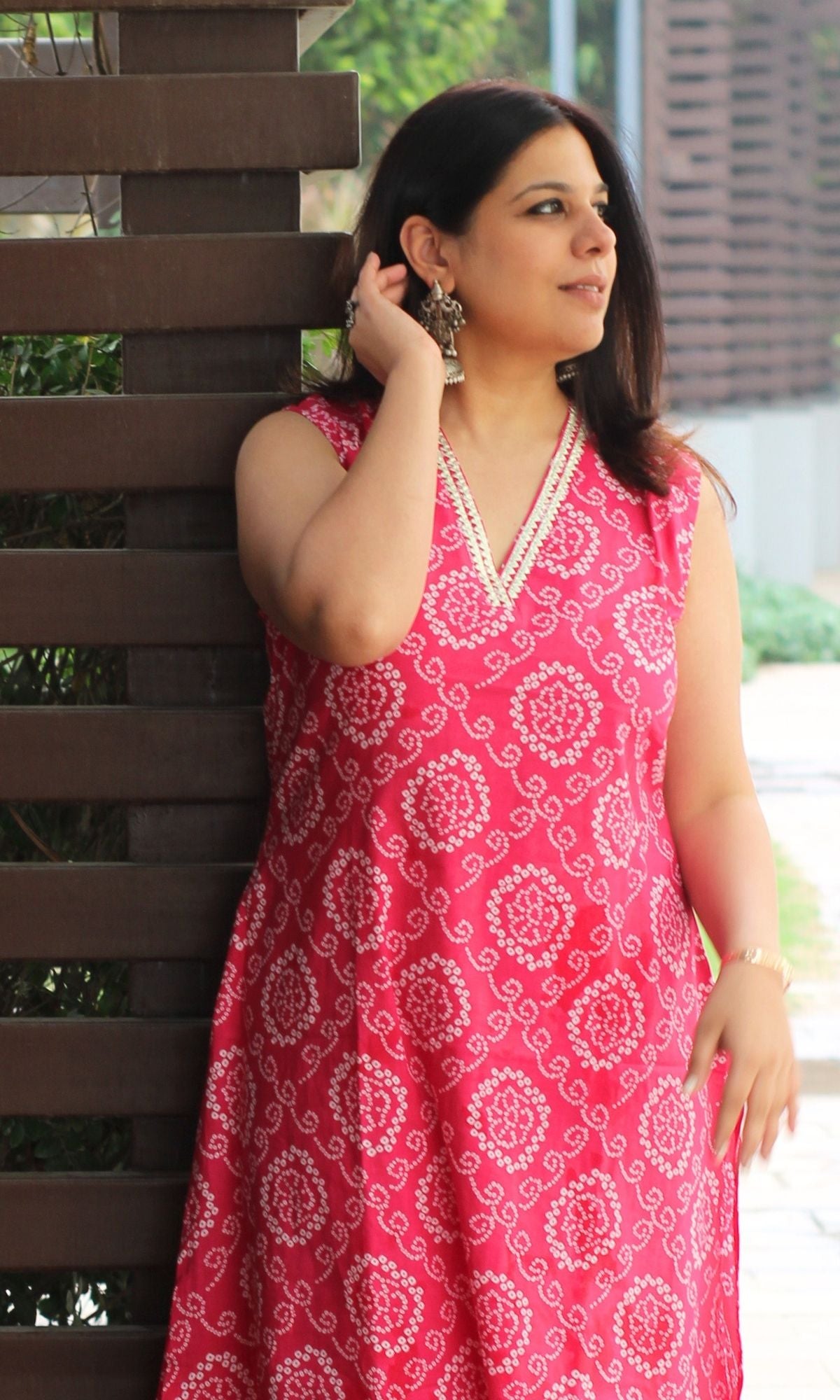 Cotton Bright Pink Bandhani A Line Sleeveless Kurta with Lace Detailing & Pants
