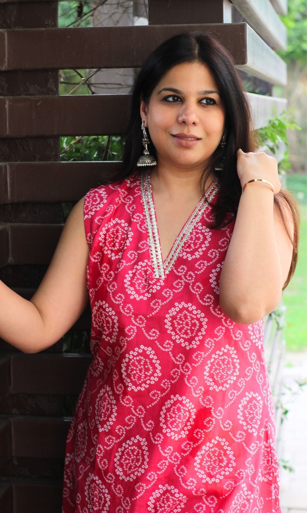 Cotton Bright Pink Bandhani A Line Sleeveless Kurta with Lace Detailing & Pants
