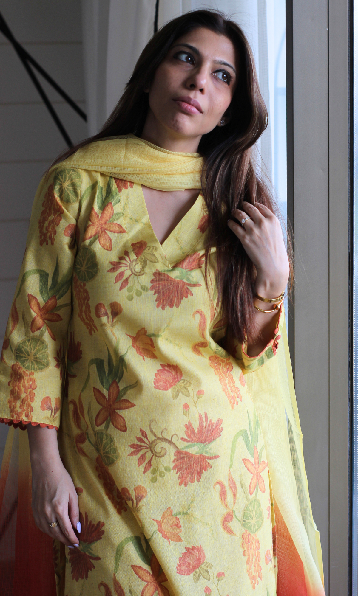 Linen Blend Marigold Floral Kurta, Cotton Pants & Ombré Kota Doria Dupatta