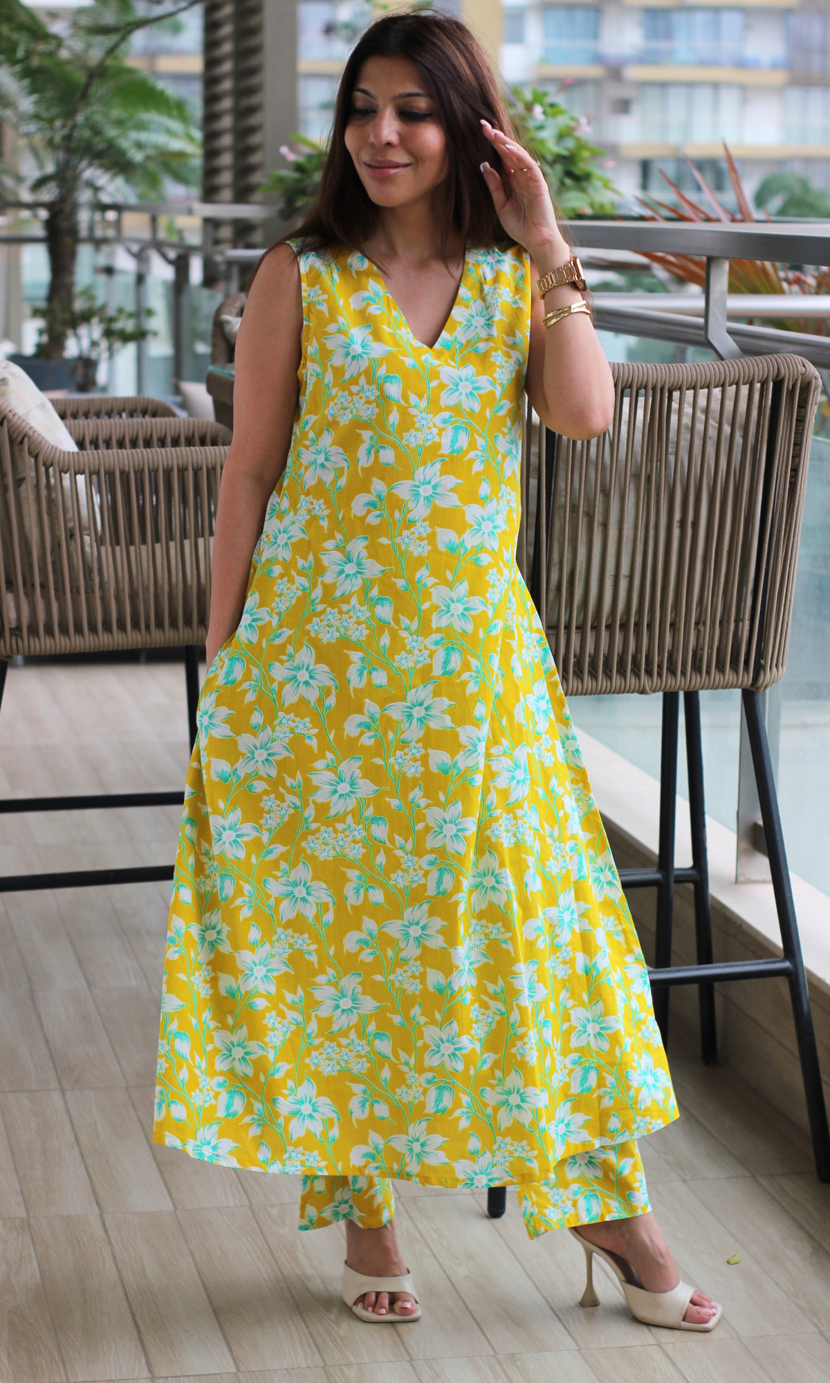 Sunlit floral A Line Sleeveless Kurta with Pants
