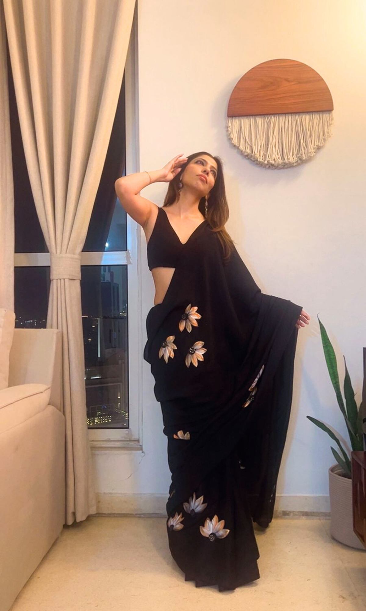 Princess Ziya Muslin Silk Hand Brush Painted Saree