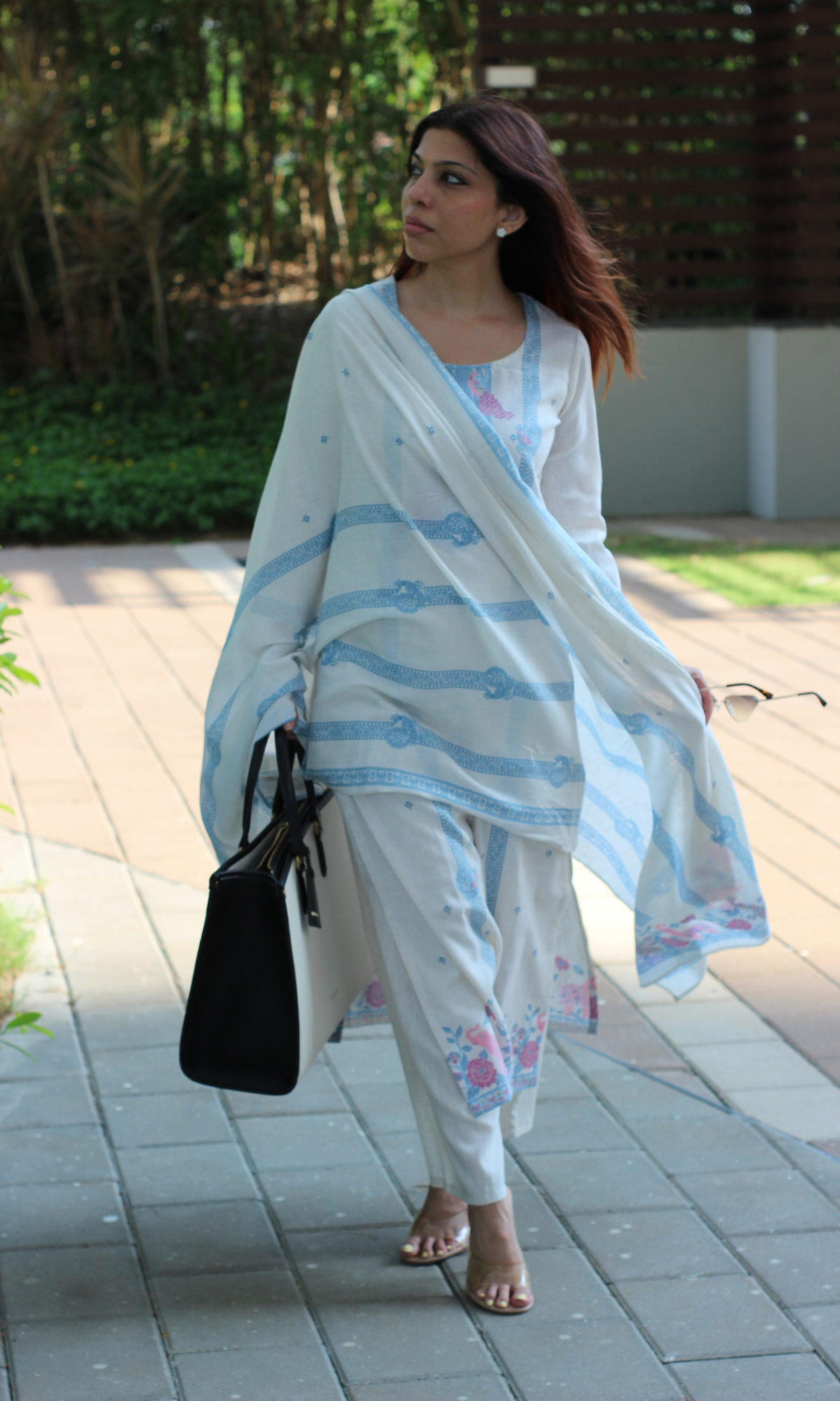 Linen Blend Off White Woven Kurta , Dupatta & Linen Blend Pants