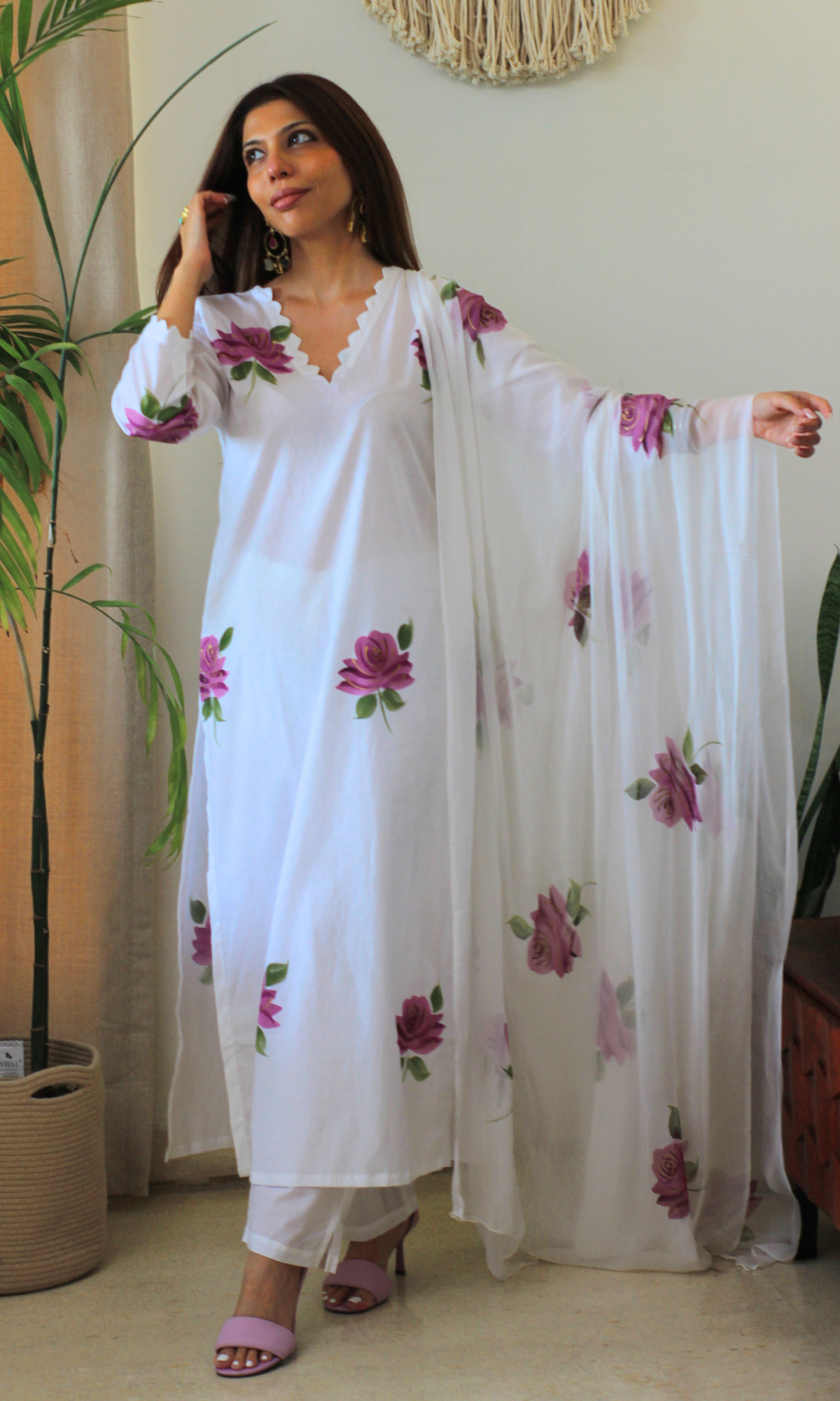 Cotton White Gulaab Handbrush Painted Kurta, Pant & Chiffon Handpainted Dupatta