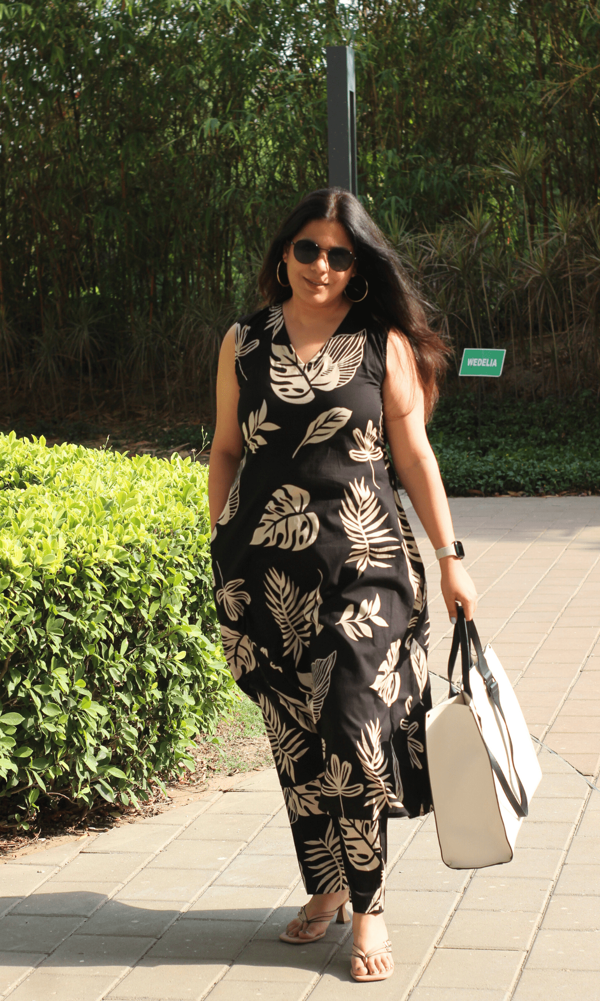 Cotton Black Big Leaf Print Sleeveless A Line Kurta & Pants - Baareeki
