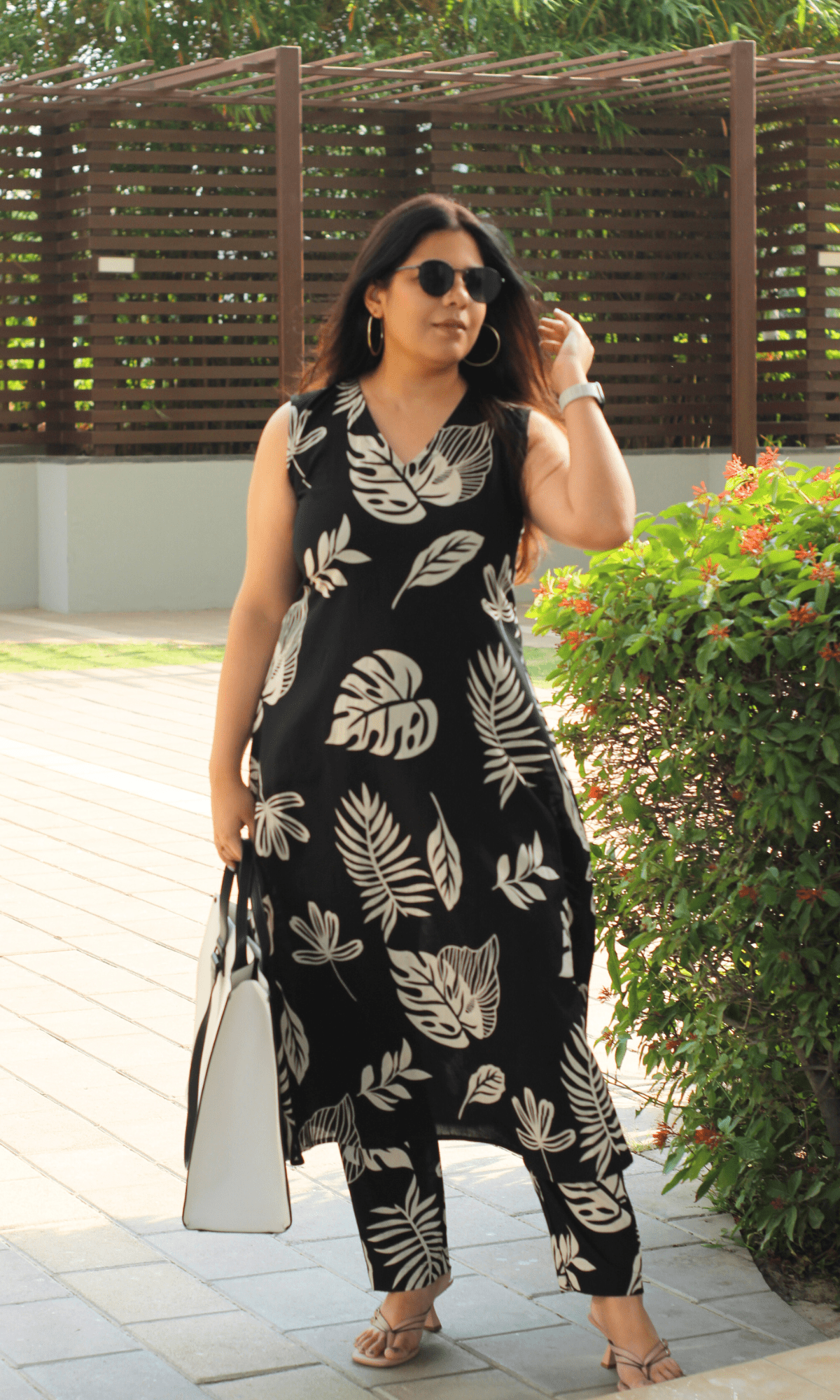 Cotton Black Big Leaf Print Sleeveless A Line Kurta & Pants - Baareeki