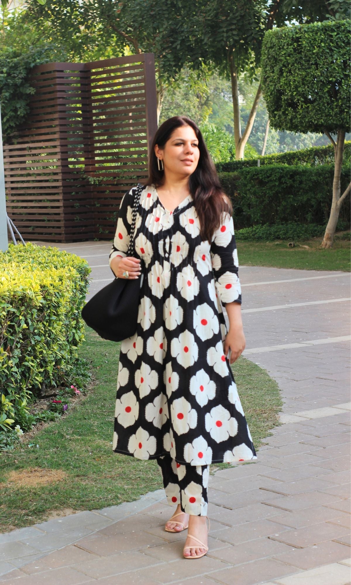 Cotton Black & White Hibiscus Printed Coord - Baareeki