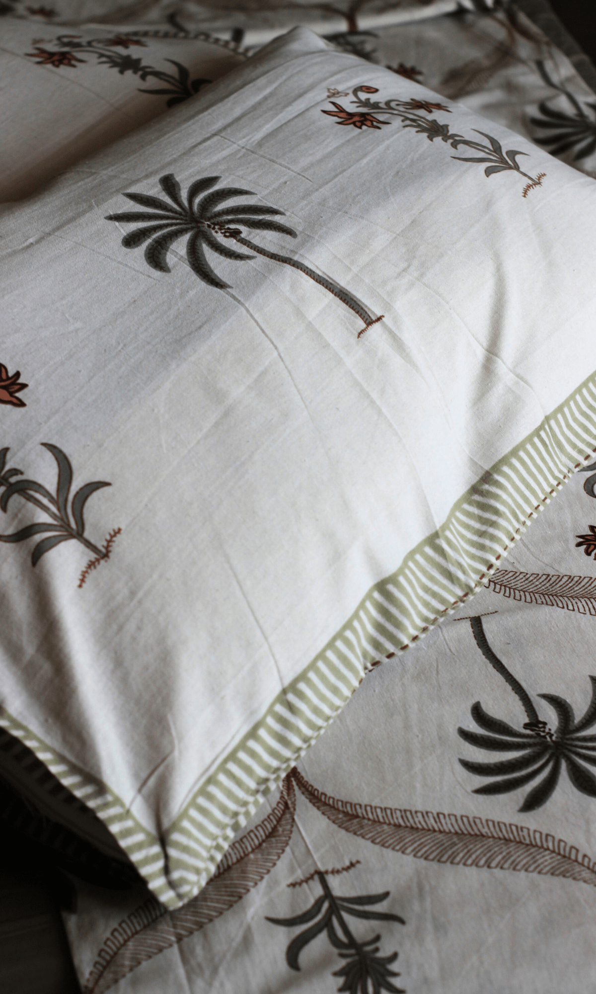 Cotton Block Printed Coastal Brown King Size Bedsheet with 2 Pillow Covers - Baareeki