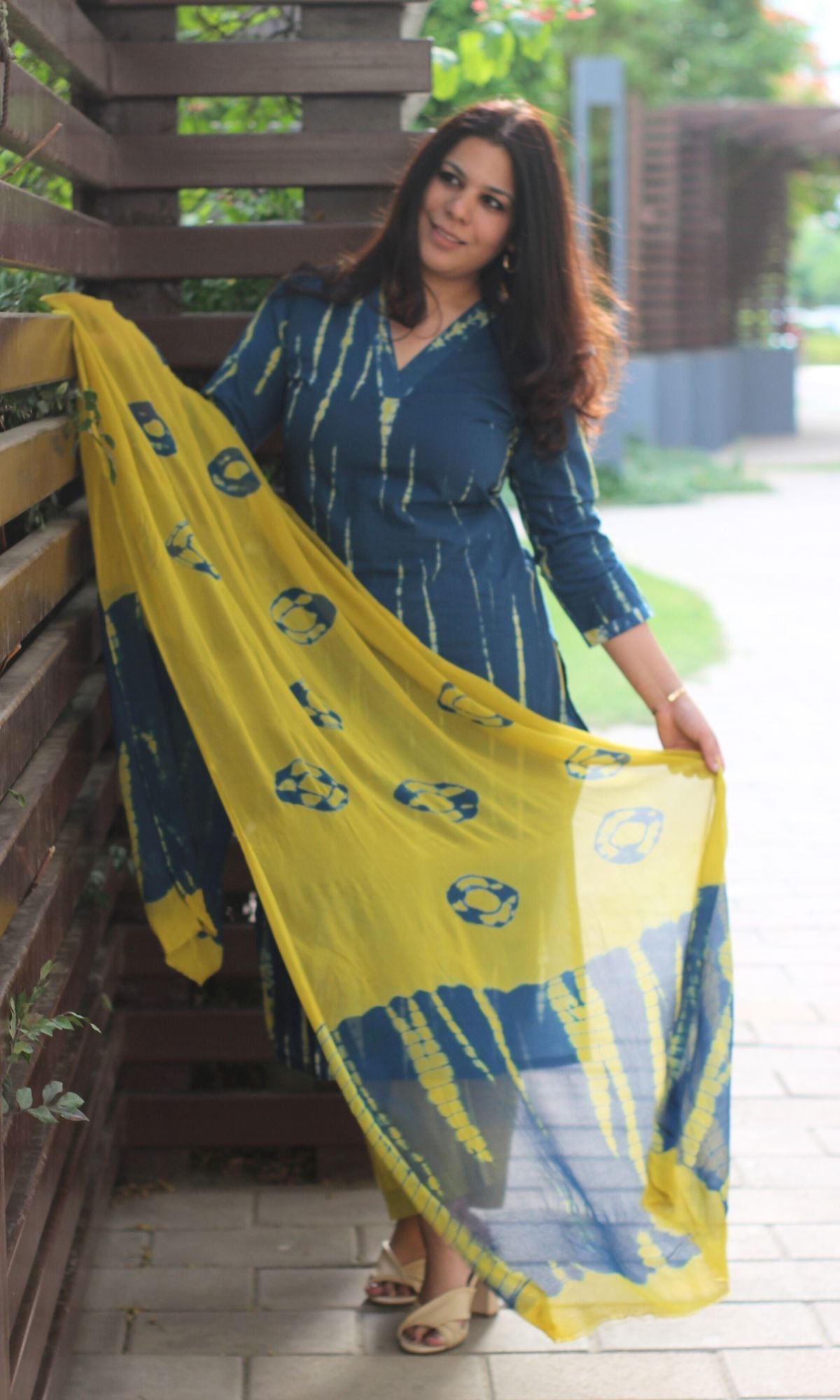 Cotton Blue Tie and Dye Suit set with Chiffon Dupatta - Baareeki