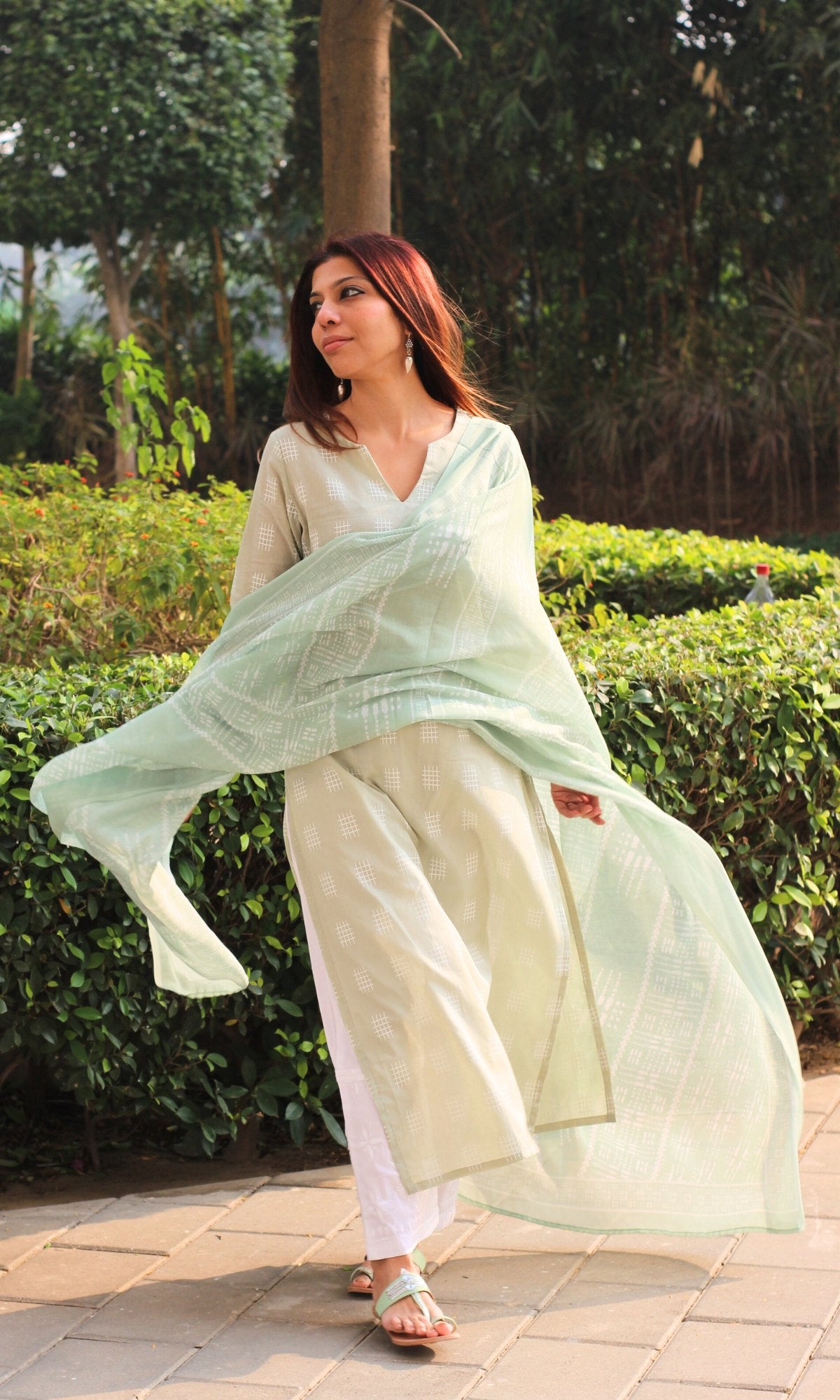Cotton Light Khaki Weaved Kurta with Mul Printed Dupatta - Baareeki