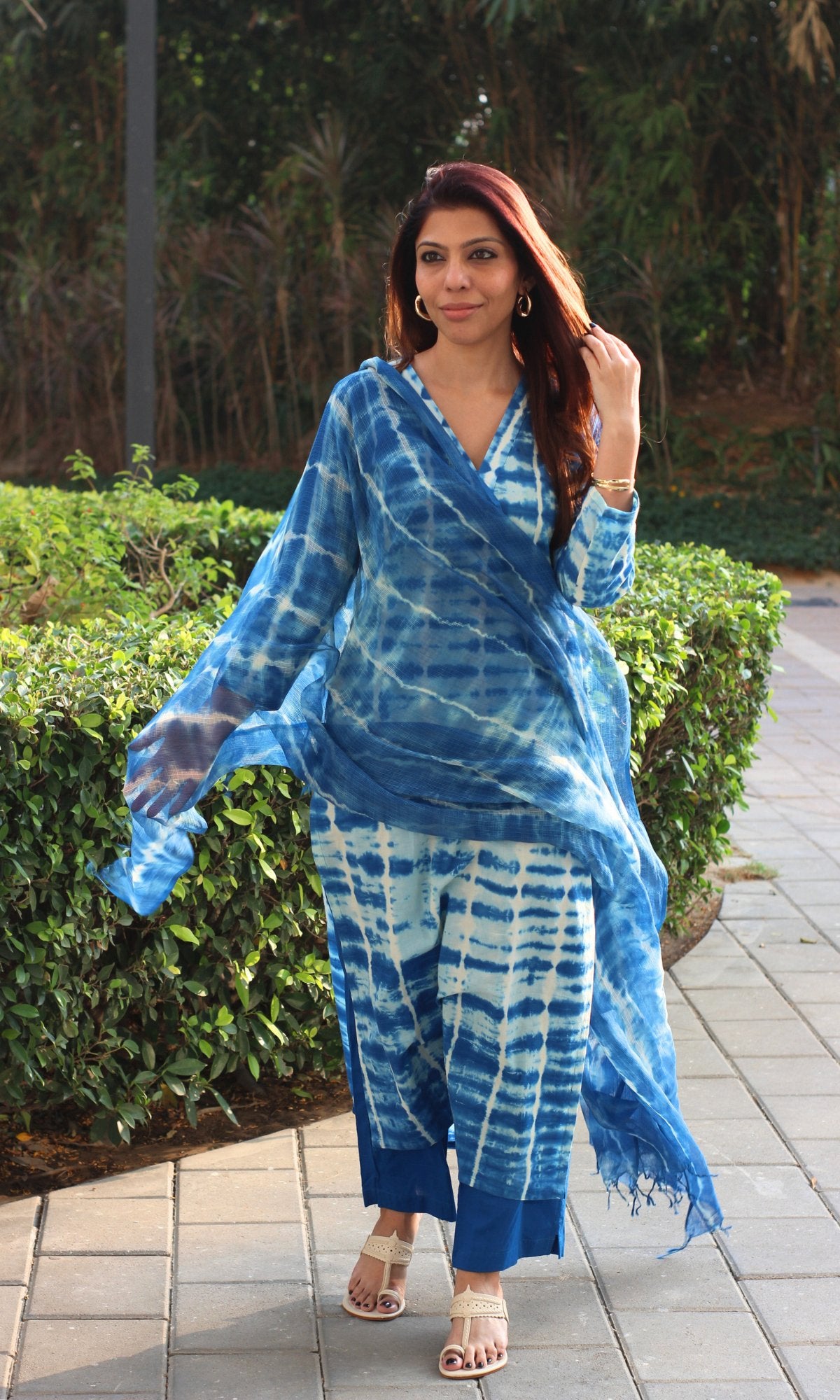 Cotton Parrish Blue & White Shibori Suit with Chiffon Shibori Dupatta - Baareeki