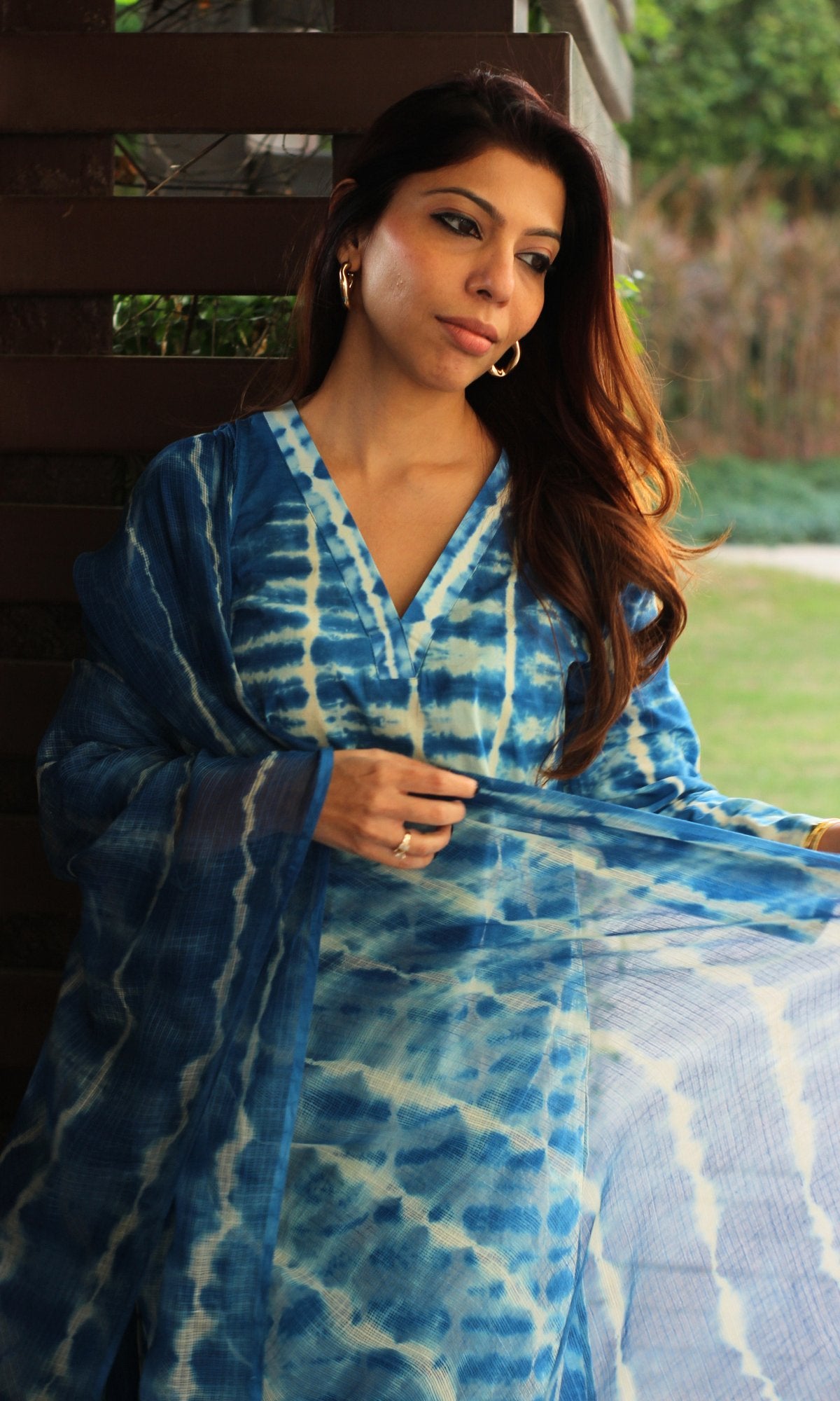 Cotton Parrish Blue & White Shibori Suit with Chiffon Shibori Dupatta - Baareeki