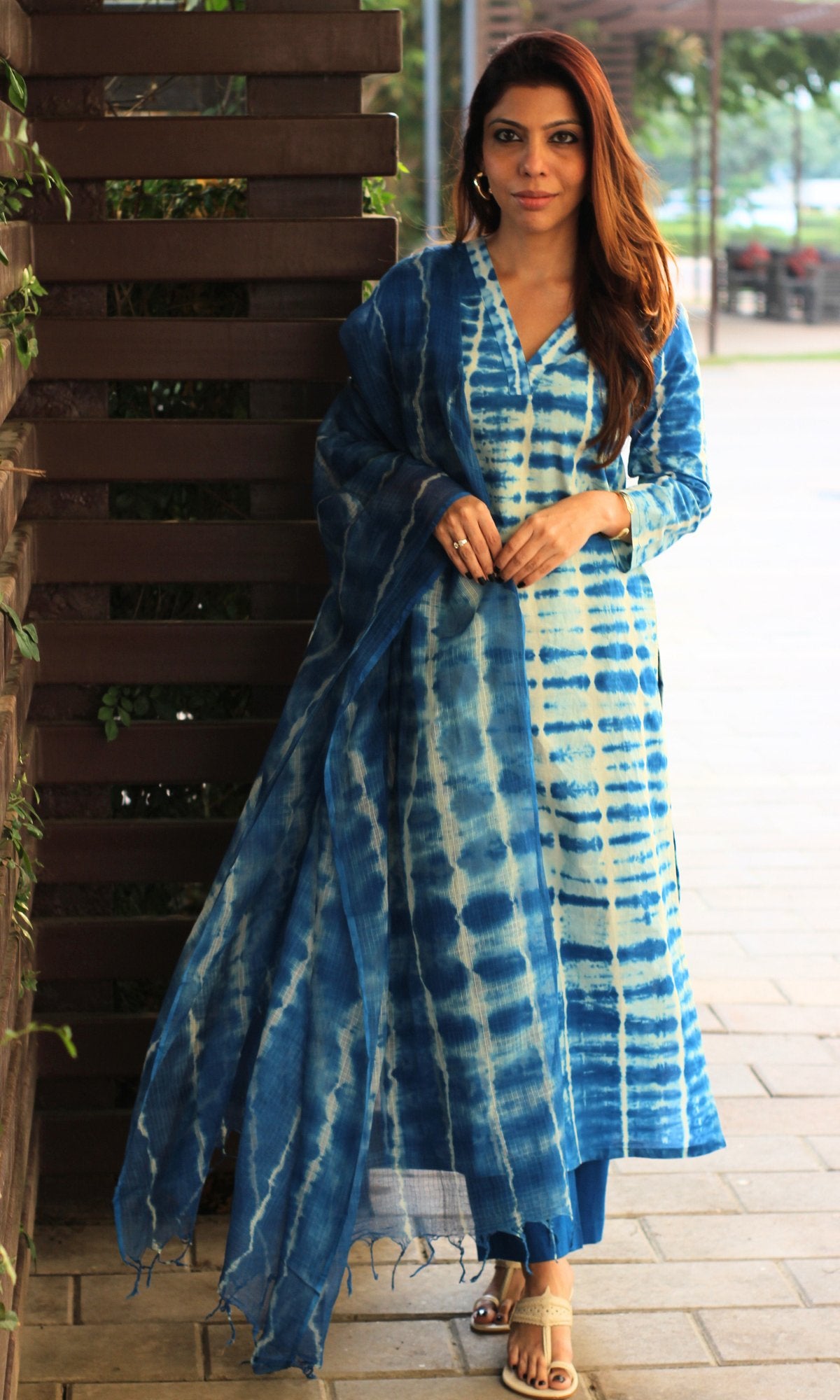 Cotton Parrish Blue & White Shibori Suit with Chiffon Shibori Dupatta - Baareeki