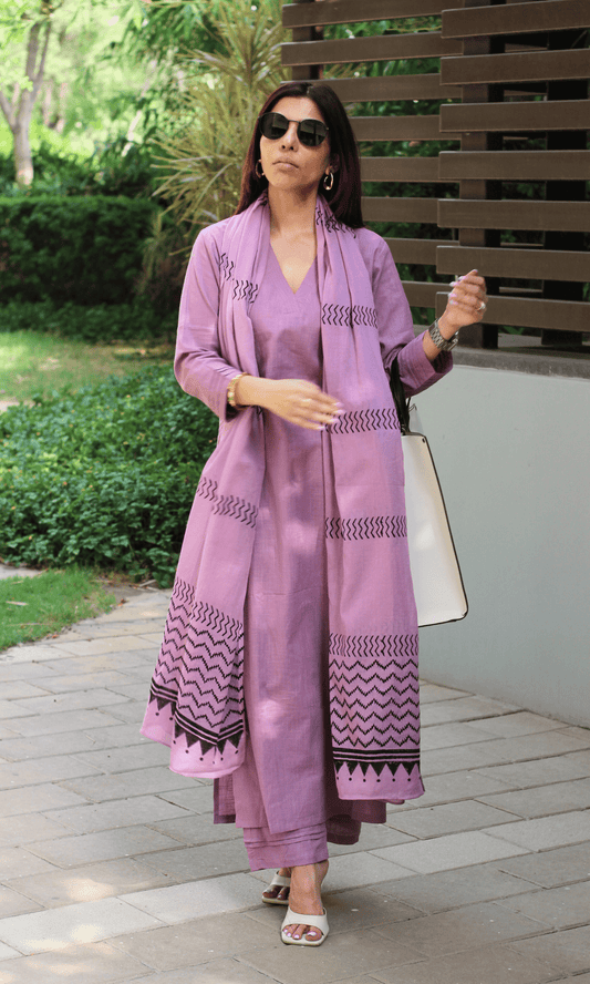 Cotton Slub Dusty Lilac Suit with Mul Line Wave Dupatta - Baareeki