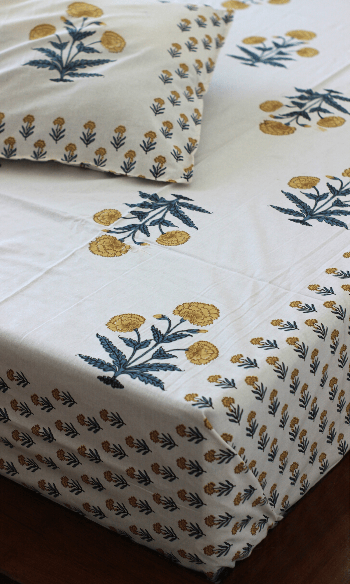 Cotton Sunehri Marigold Mughal Print King Size Bedsheet with 2 Pillow Covers - Baareeki
