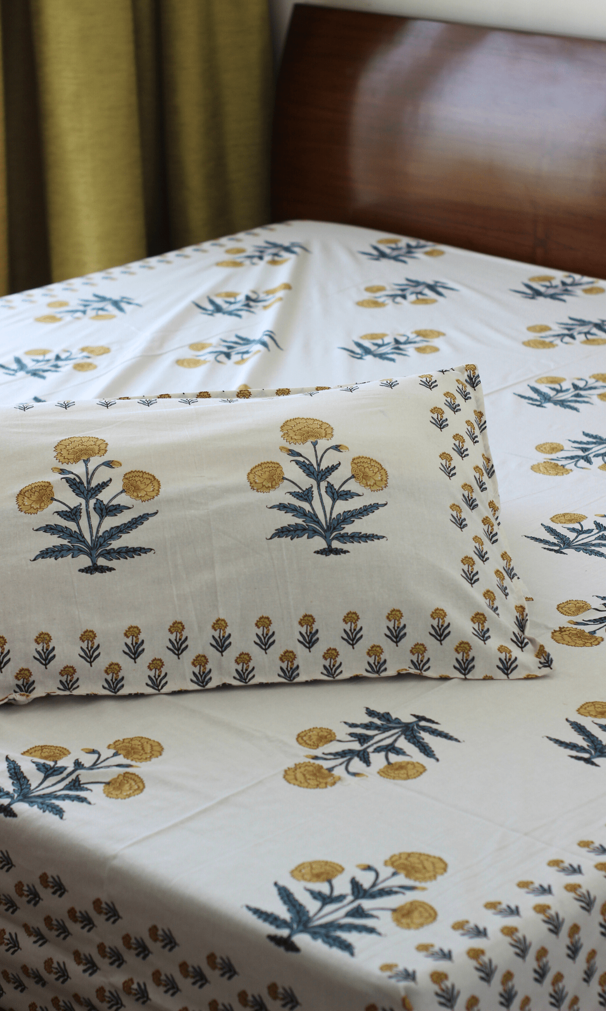 Cotton Sunehri Marigold Mughal Print King Size Bedsheet with 2 Pillow Covers - Baareeki