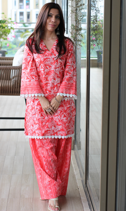 Gulaabi Noor Laced Kurta & Farshi Salwaar