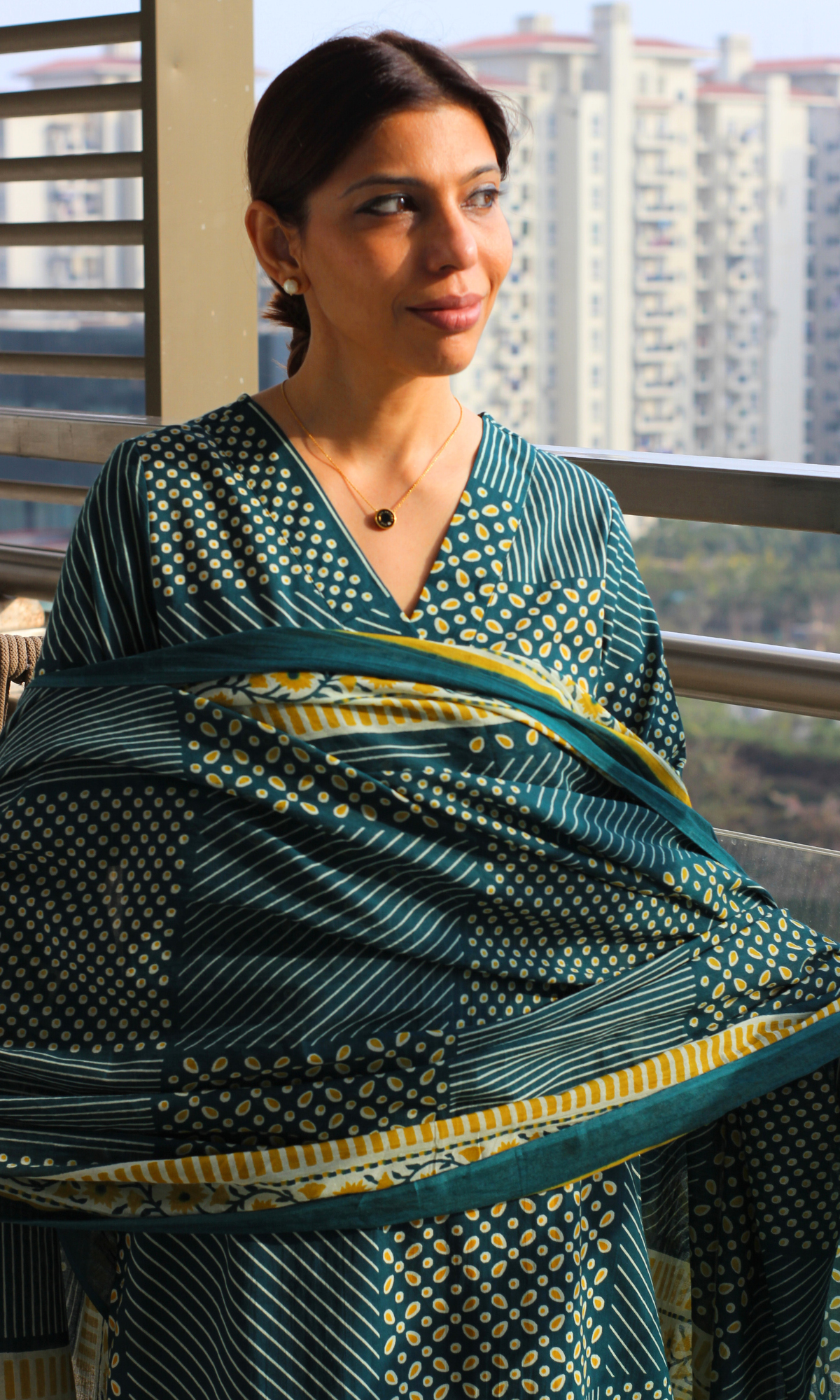 Green Checkered Printed Kurta , Dupatta & Cotton Pants