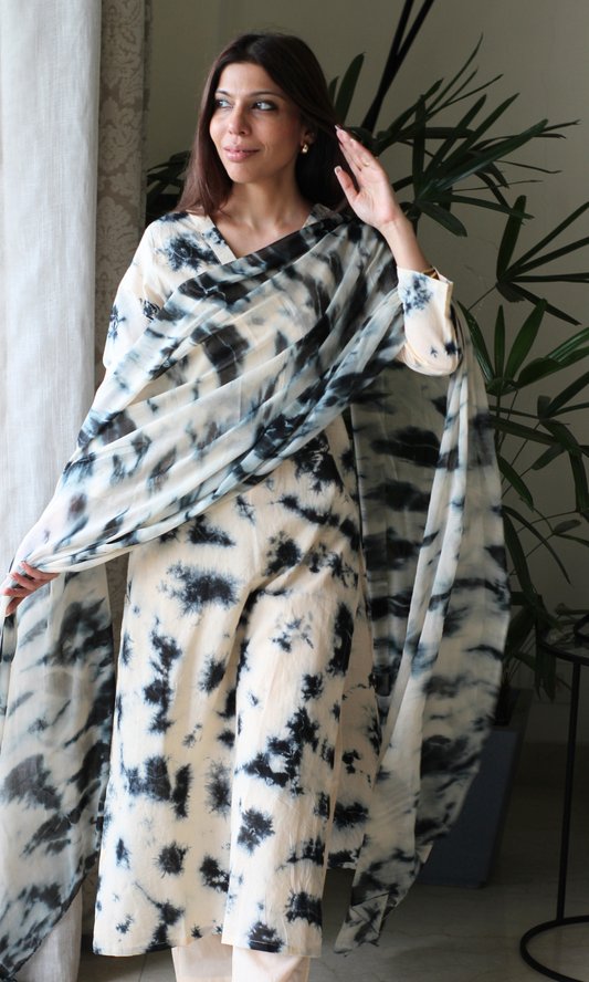 Cotton Ivory Smoke African Shbori Kurta, Chiffon Dupatta & Cotton Pants