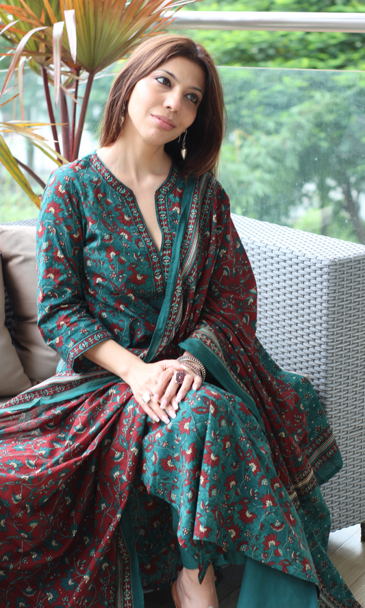 Firdaus Green & Red Block Printed Kurta , Dupatta & Cotton Pants
