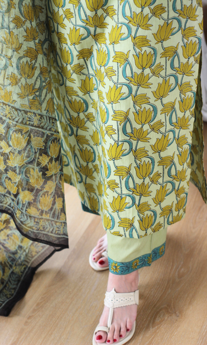 Mehendi Lotus Block Printed Kurta, Cotton Pants & Kota Doria Dupatta