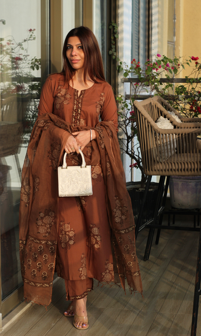 Cocoa Rangreza Gold Handblock Mughal Print Kurta, Cotton Pants & Kota Doria Dupatta