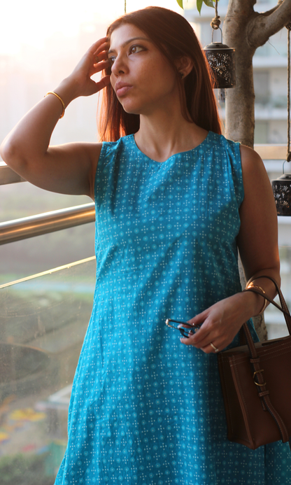 Firozi Dotted Print Boat Neck High Low Sleeveless Kurta & Pants