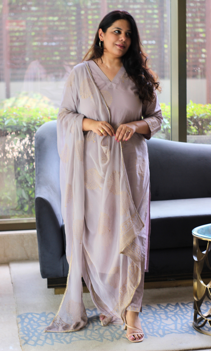 Dusty Lavender Gold Painted Kurta, Chiffon Dupatta & Cotton Pants
