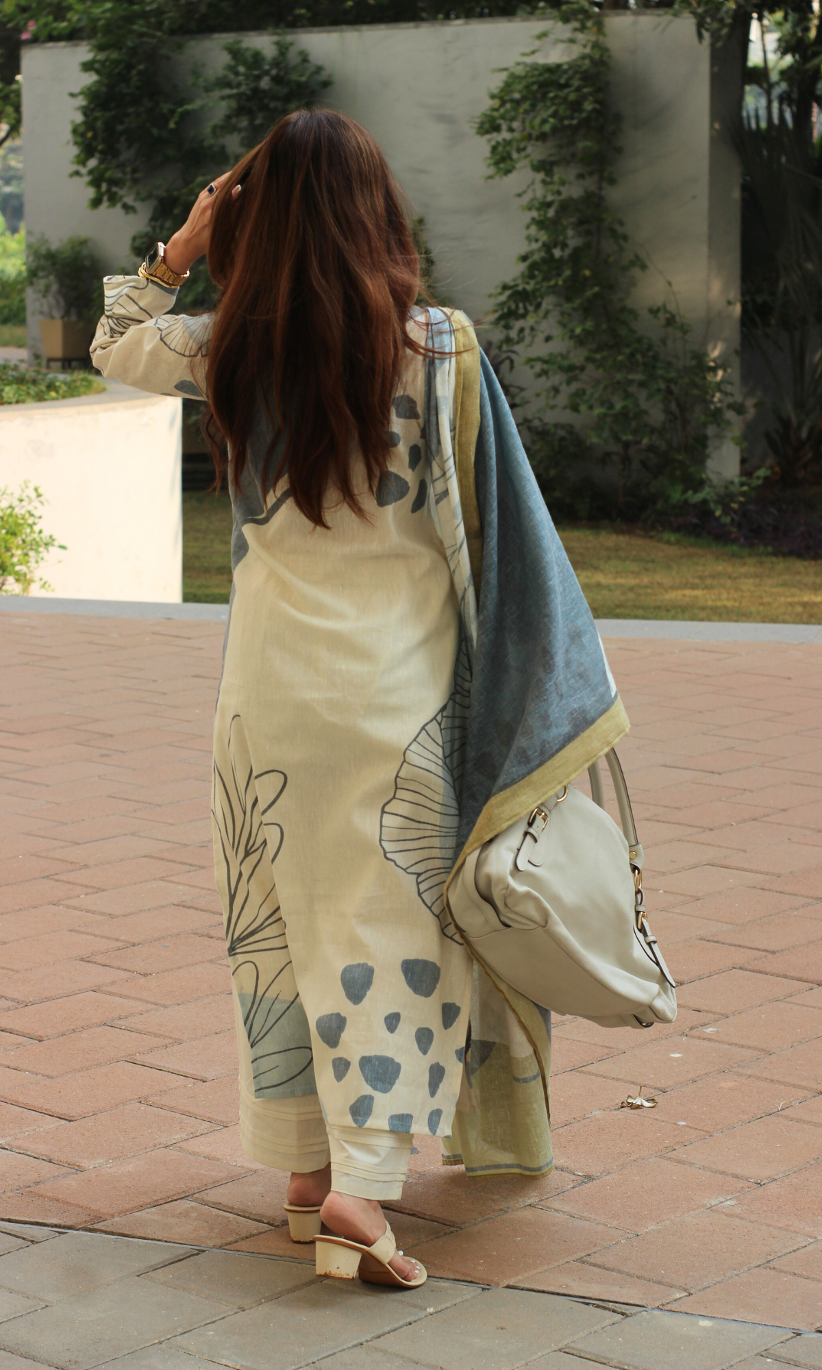 Linen Blend Beige Dunes Kurta, Dupatta & Cotton Pants