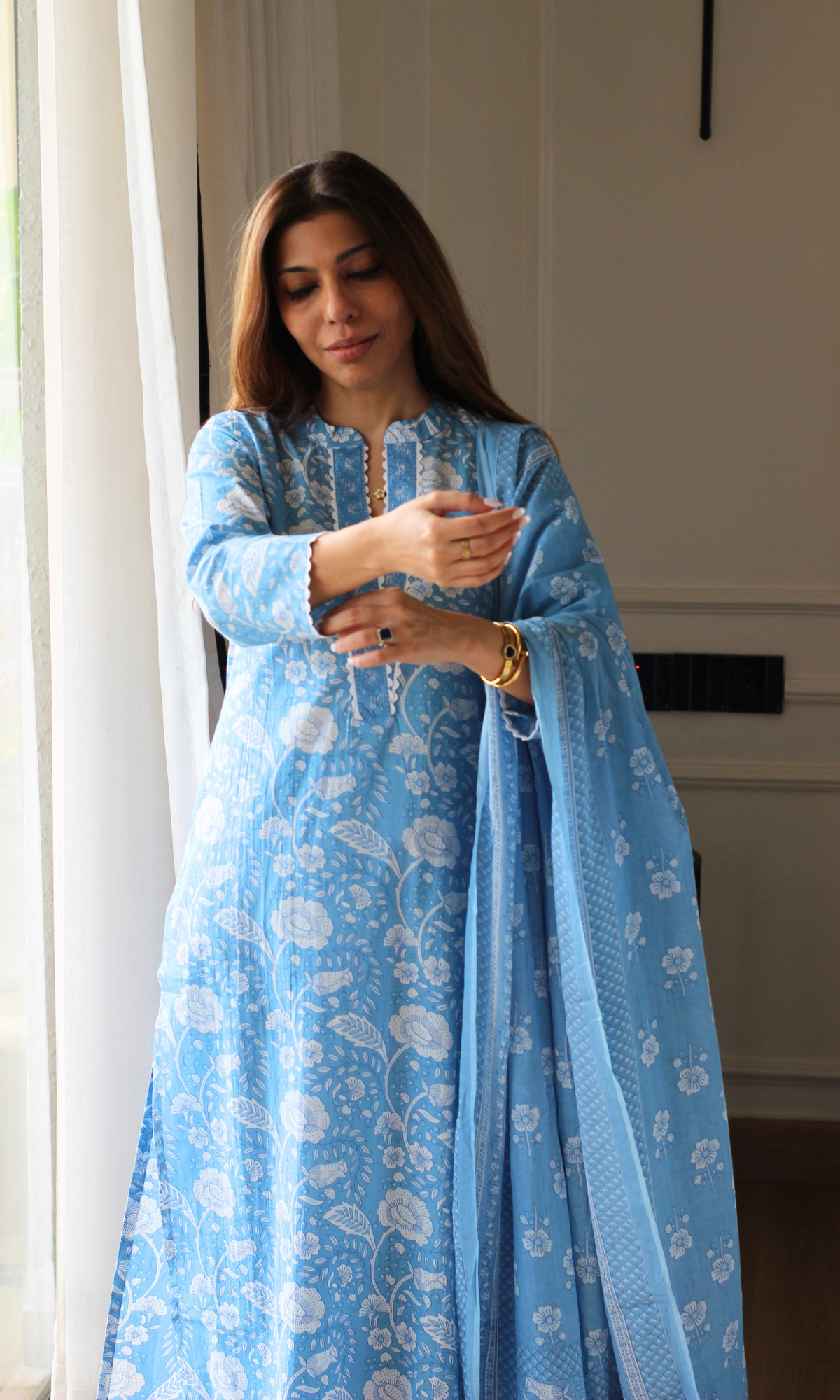 Sea Blue laced neck floral Kurta, Dupatta & Afgani Pants