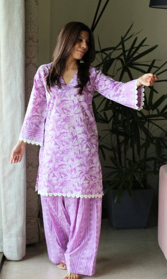 Neelofar Noor Laced Kurta & Farshi Salwaar