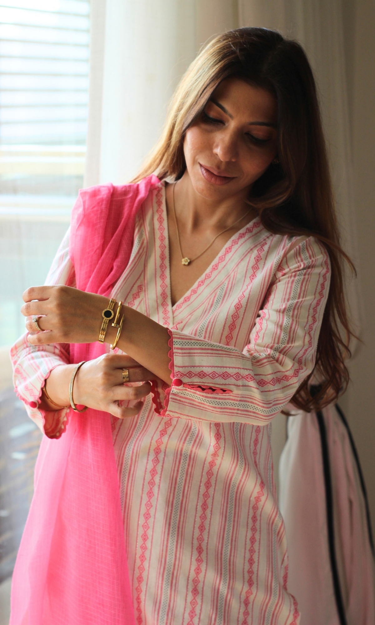 Off white & Pink Lurex Kurta, Cotton Pants & Kota Doria Dupatta