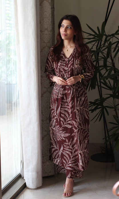 Chocolate Dotted Leafy Print Pleated Kurta & Pant