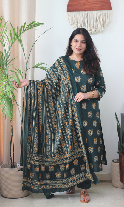 Cotton Green Lotus Mughal Kurta, Dupatta & Cotton Pants