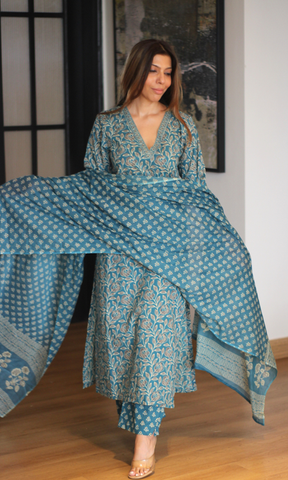 Aabroo Teal Block Printed Kurta, Pants & Cotton Printed Dupatta