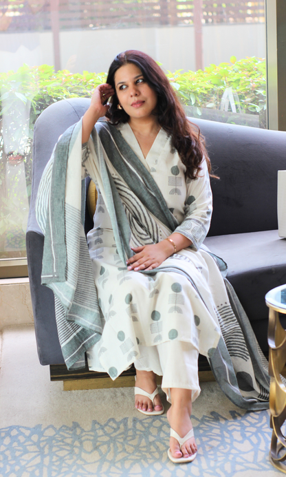 Linen Blend Off White Leaf Print Kurta, Dupatta & Cotton Pants