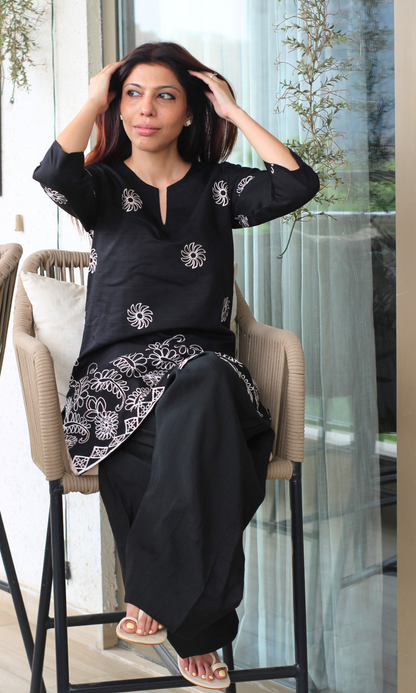 Raabta Black Embroidered Kurta with Farshi Salwaar Baareeki Raabta Black Embroidered Kurta with Farshi Salwaar Baareeki