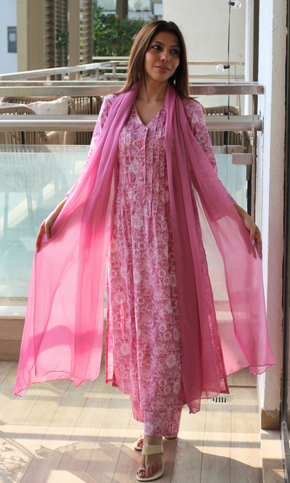 Cotton Blush Haze Pleated Neck Kurta, Pant & Chiffon Dupatta
