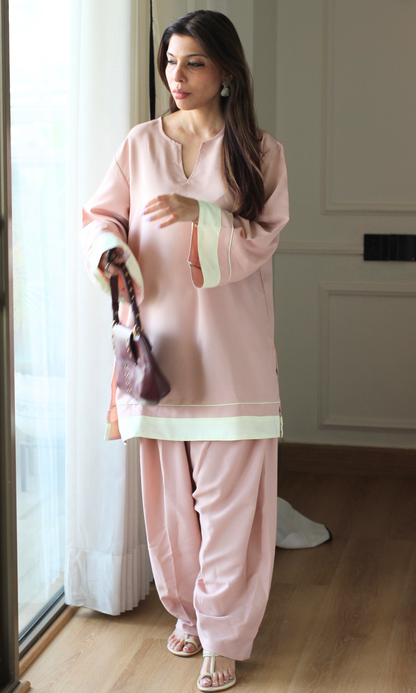 Dusty Rose Contrast Detailed Kurta with Farshi Salwaar