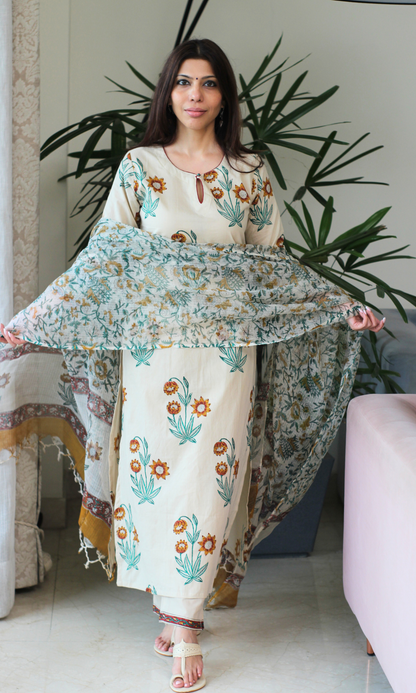 Saira Gulnaar Mughal Print Kurta, Kota Dupatta & Cotton Pants