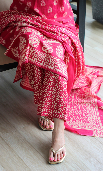 Red-Pink Motif Printed Cotton Kurta, Pant and Mul Printed Dupatta