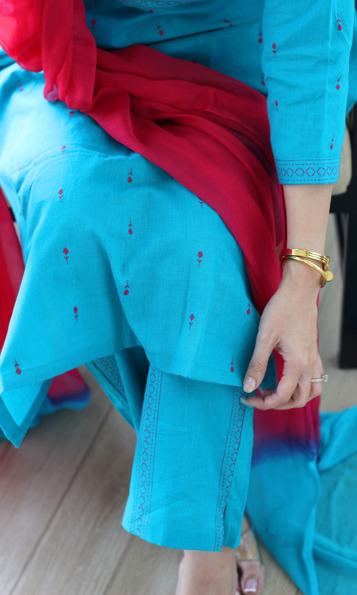 Teal Handloom Cotton Dobby Kurta, Pant & Chiffon Ombre Dupatta