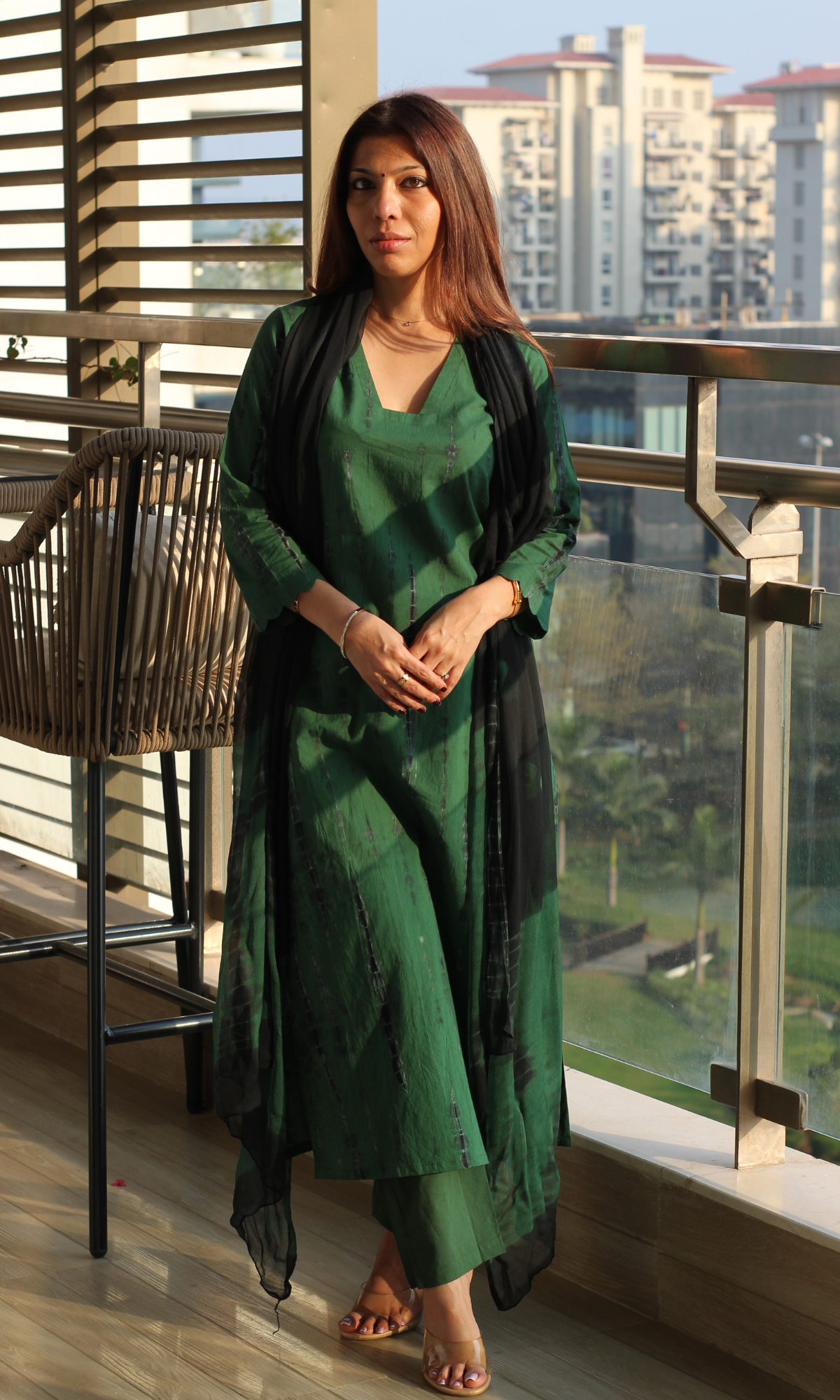 Deep Green & Black Tie & Dye Kurta, Shibori Chiffon Dupatta & Cotton Pants
