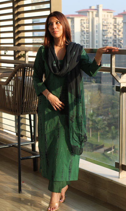 Deep Green & Black Tie & Dye Kurta, Shibori Chiffon Dupatta & Cotton Pants