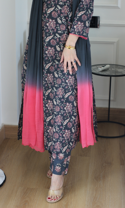 Shabnam Raat Block Print a kurta, Pant & Ombre Chiffon Dupatta
