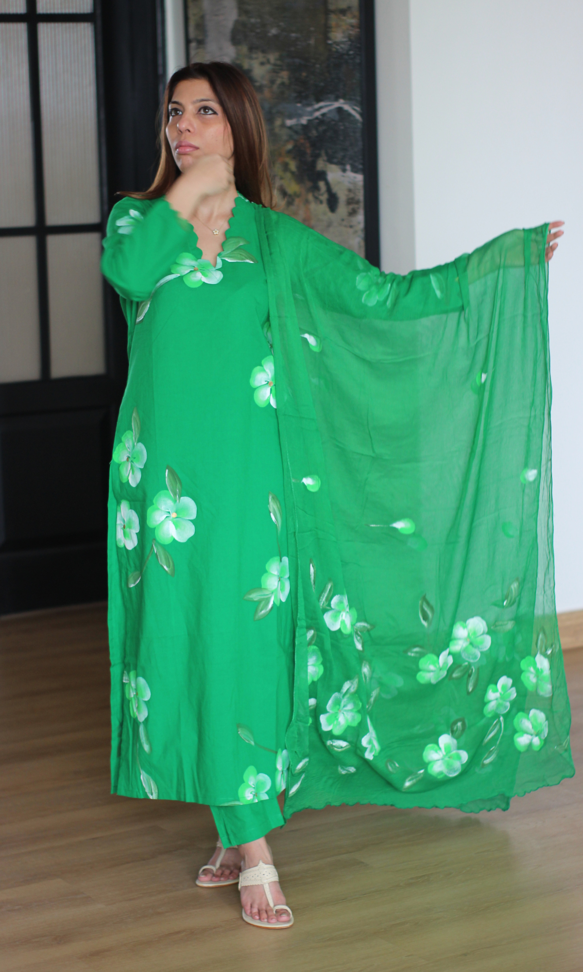 Kelly Green Hand Brush Painted Kurta, Chiffon Handpainted Dupatta & Cotton Pants