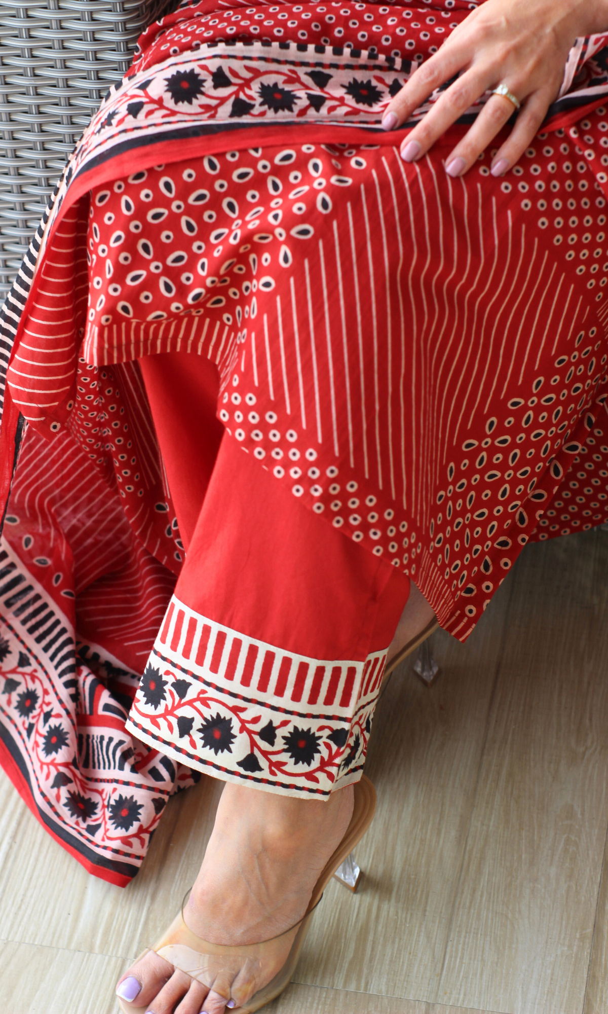 Red Checkered Printed Kurta , Dupatta & Cotton Pants